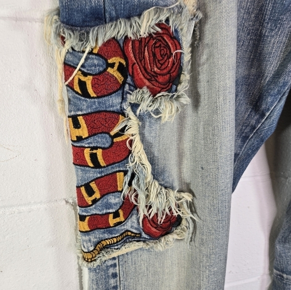 Golden distressed snake roses embroidered mens jeans - Picture 12 of 12